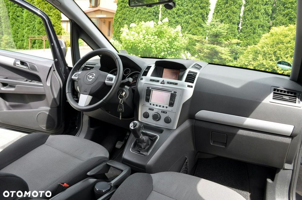 Opel Zafira - 25