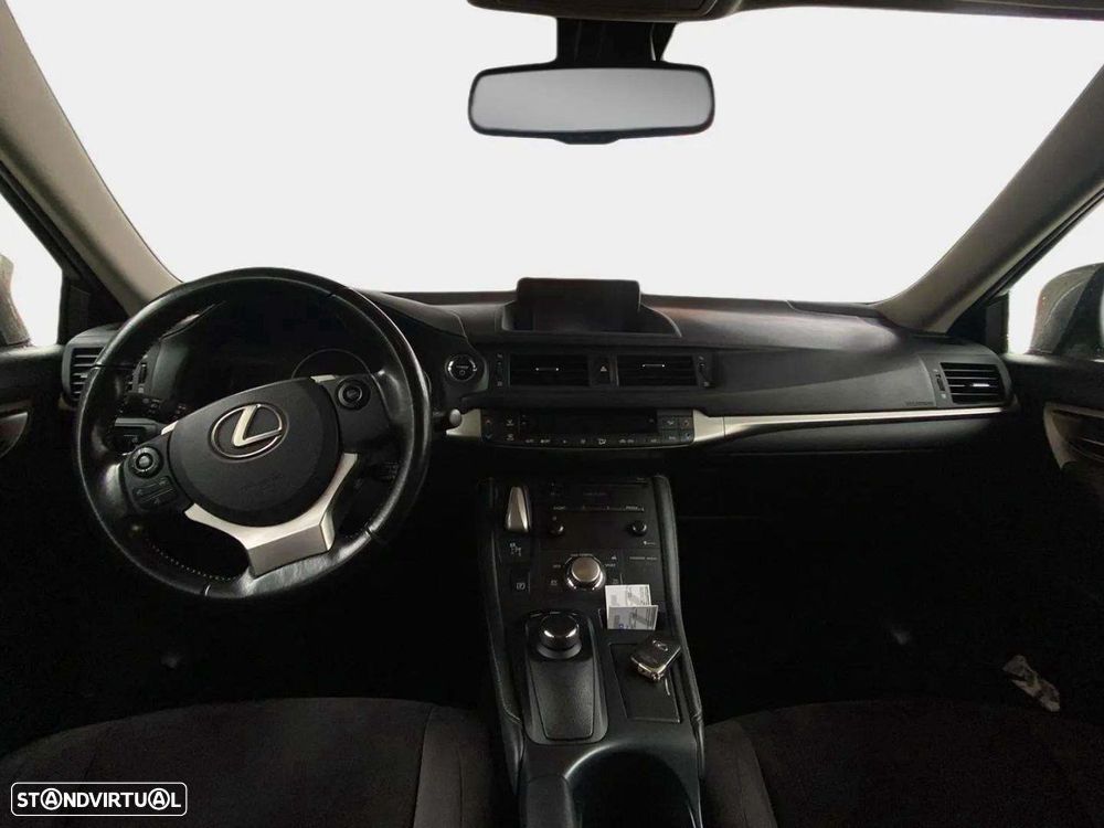 Lexus CT 200h - 9
