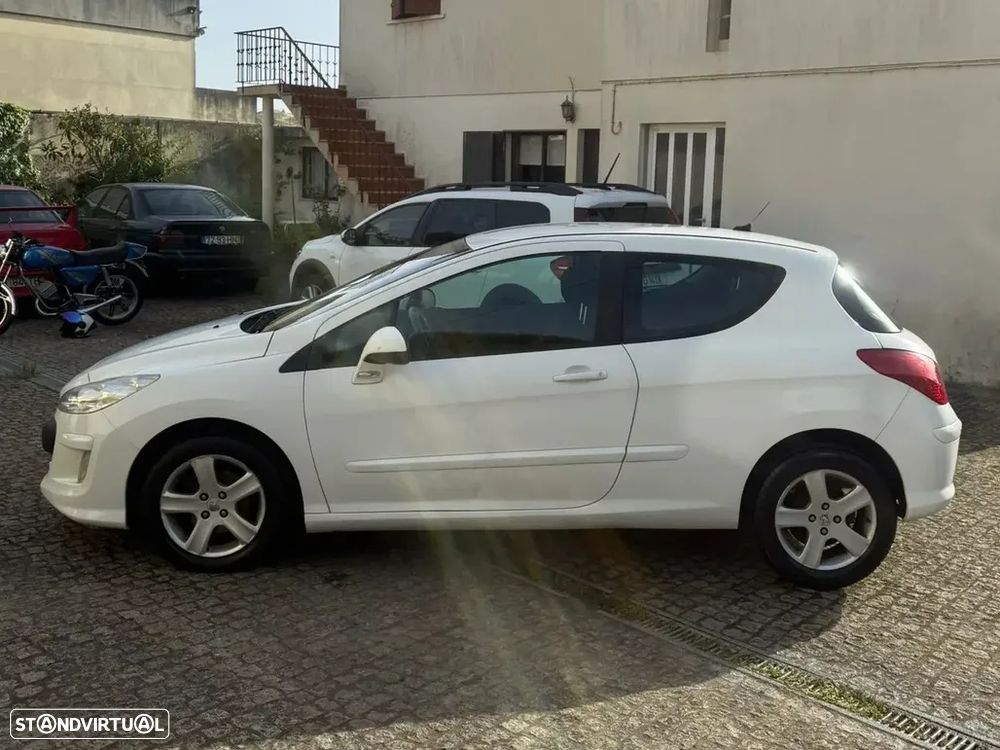 Peugeot 308 2008 photo 5