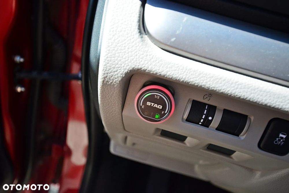 Subaru Forester 2.0 i Active Lineartronic - 14