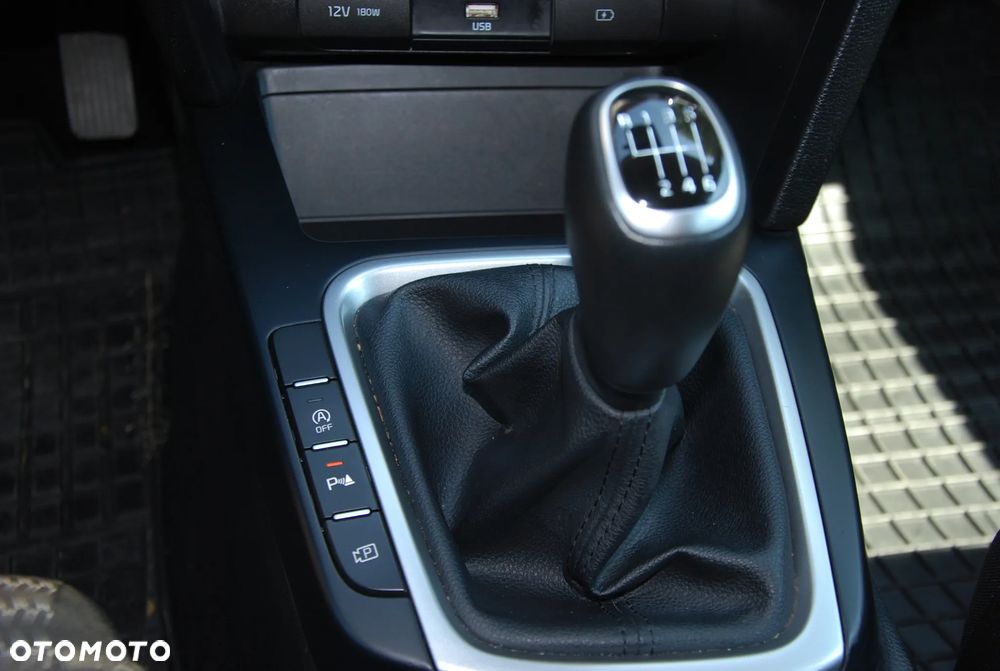 Kia Ceed - 35