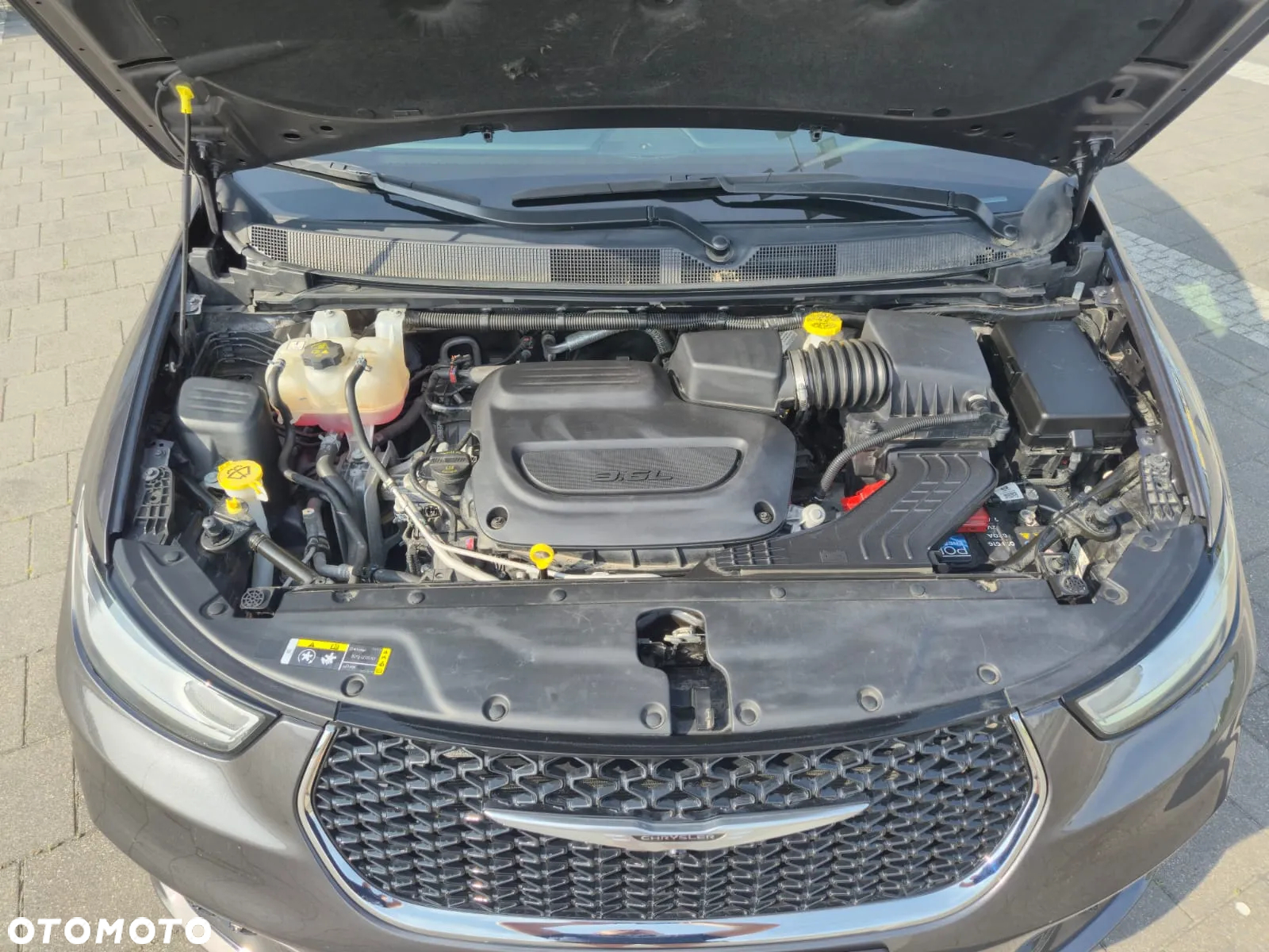 Chrysler Pacifica - 20