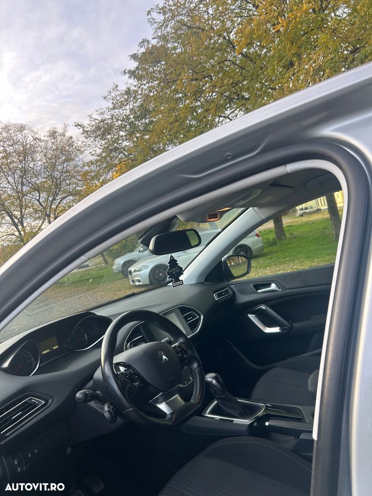 Peugeot 308 1.2 L PureTech Turbo Access - 5