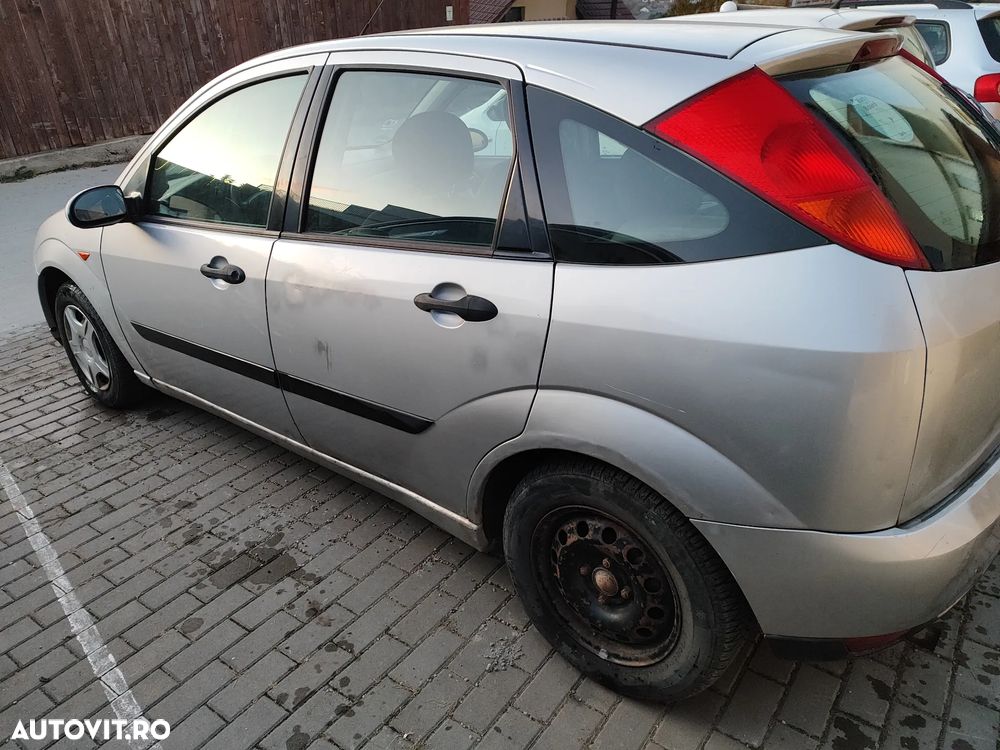 Ford Focus ver-1-6-16v-ambiente - 8