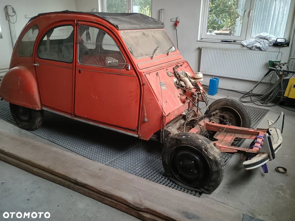 Citroën 2 CV 6 Club - 12