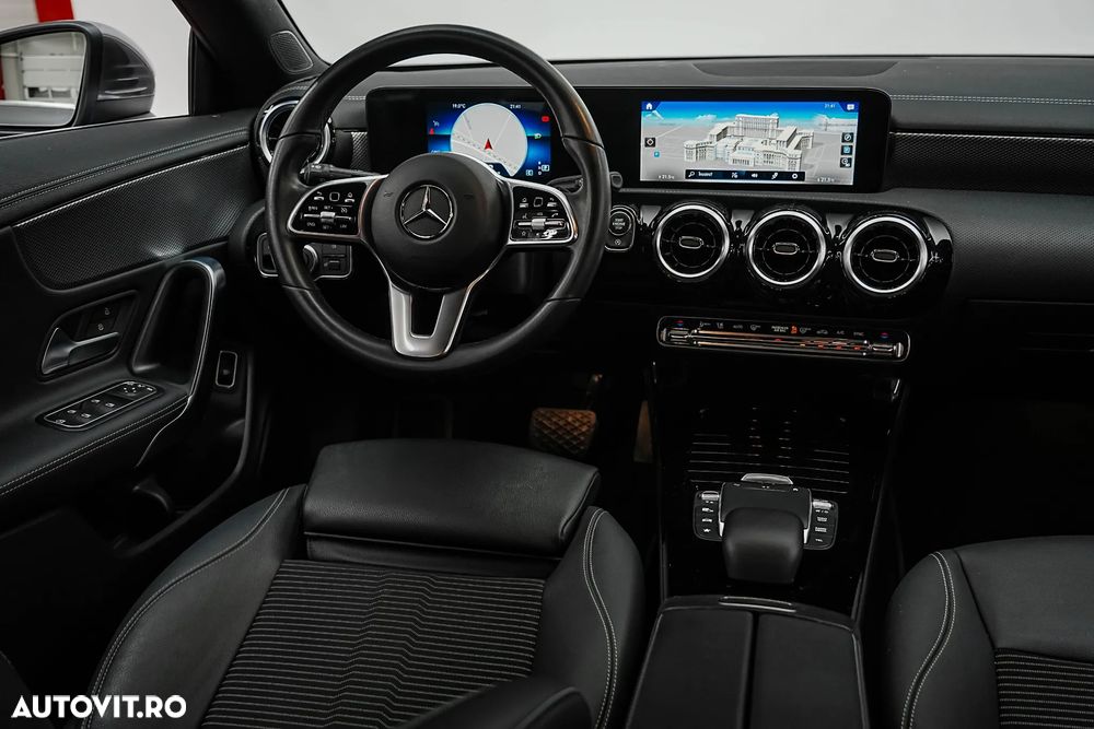 Mercedes-Benz CLA 180 7G-DCT Progressive - 14