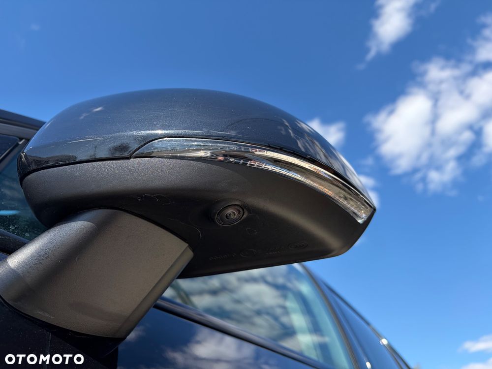 Volvo XC 40 B3 B DKG Ultra Black Edition - 28