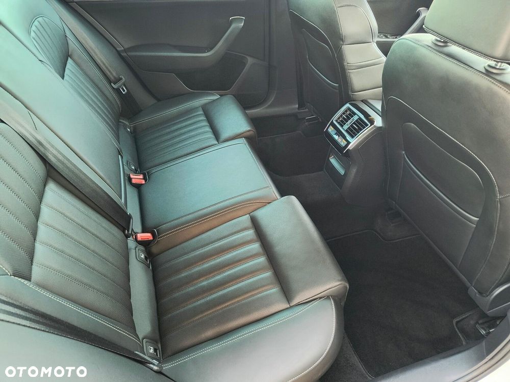 Skoda Superb 2.0 TDI SCR 4x4 L&K DSG - 16