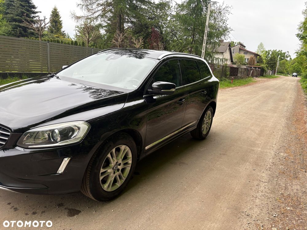 Volvo XC 60 D5 AWD Momentum - 4