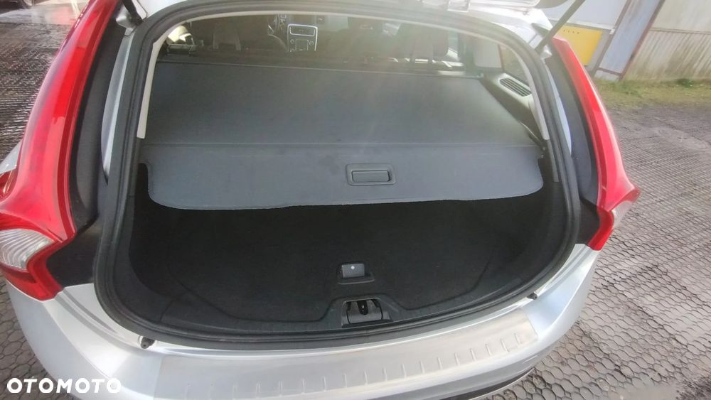 Volvo V60 D3 Drive-E Kinetic - 4