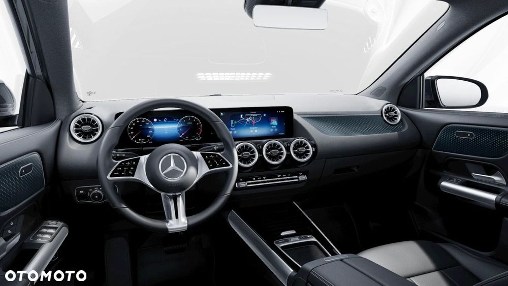 Mercedes-Benz GLA - 23