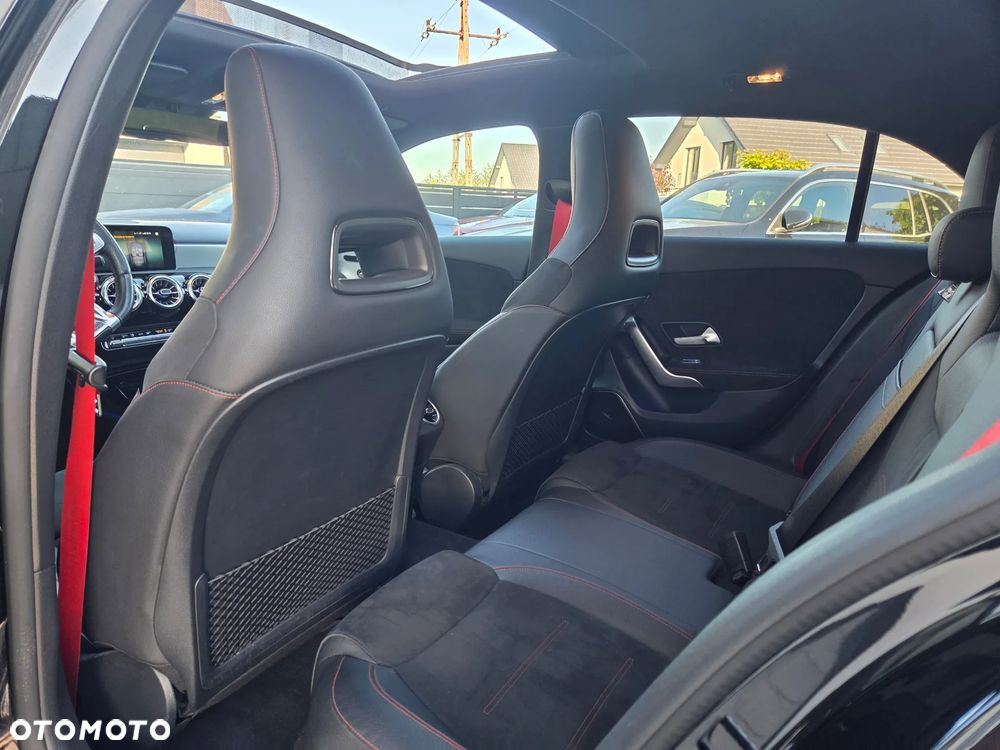 Mercedes-Benz Klasa A 35 AMG 4-Matic 7G-DCT - 24
