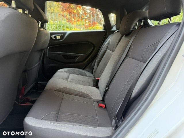 Ford Fiesta - 10