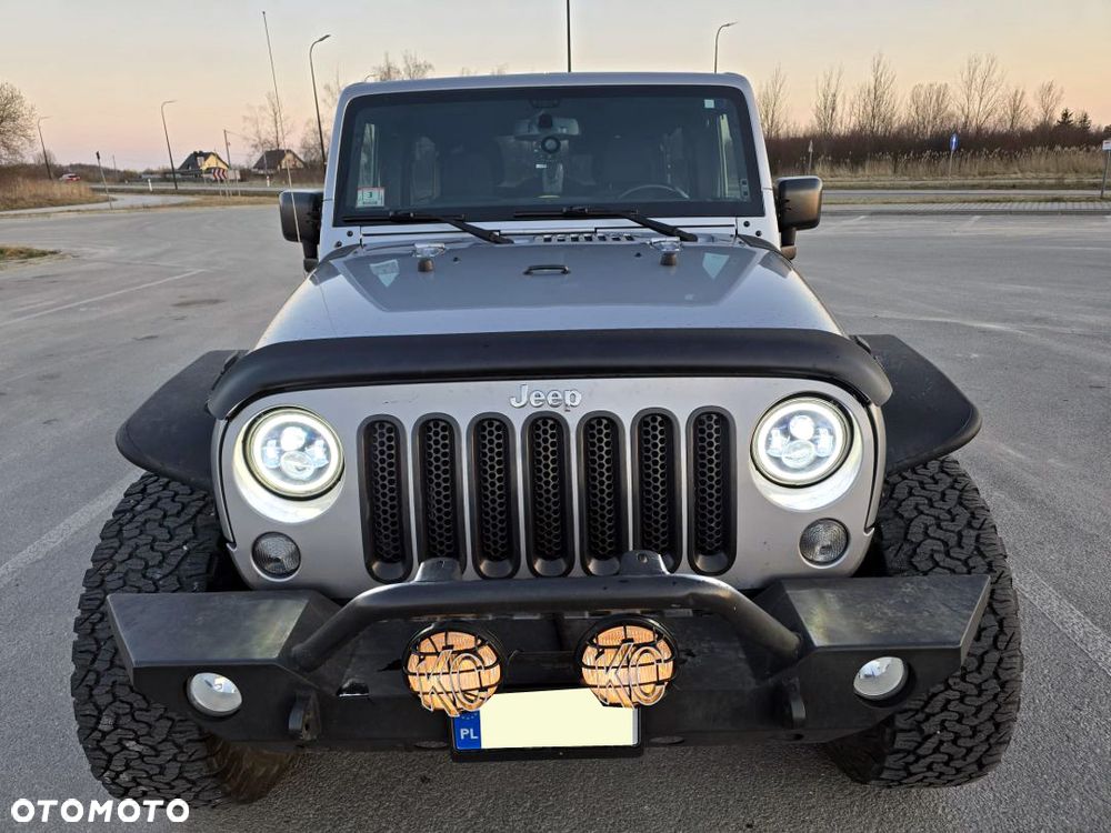 Jeep Wrangler 3.6 Unlim Sahara - 3