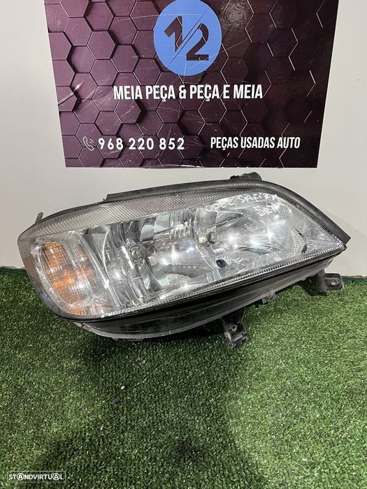 Farol direito Opel Zafira - 1