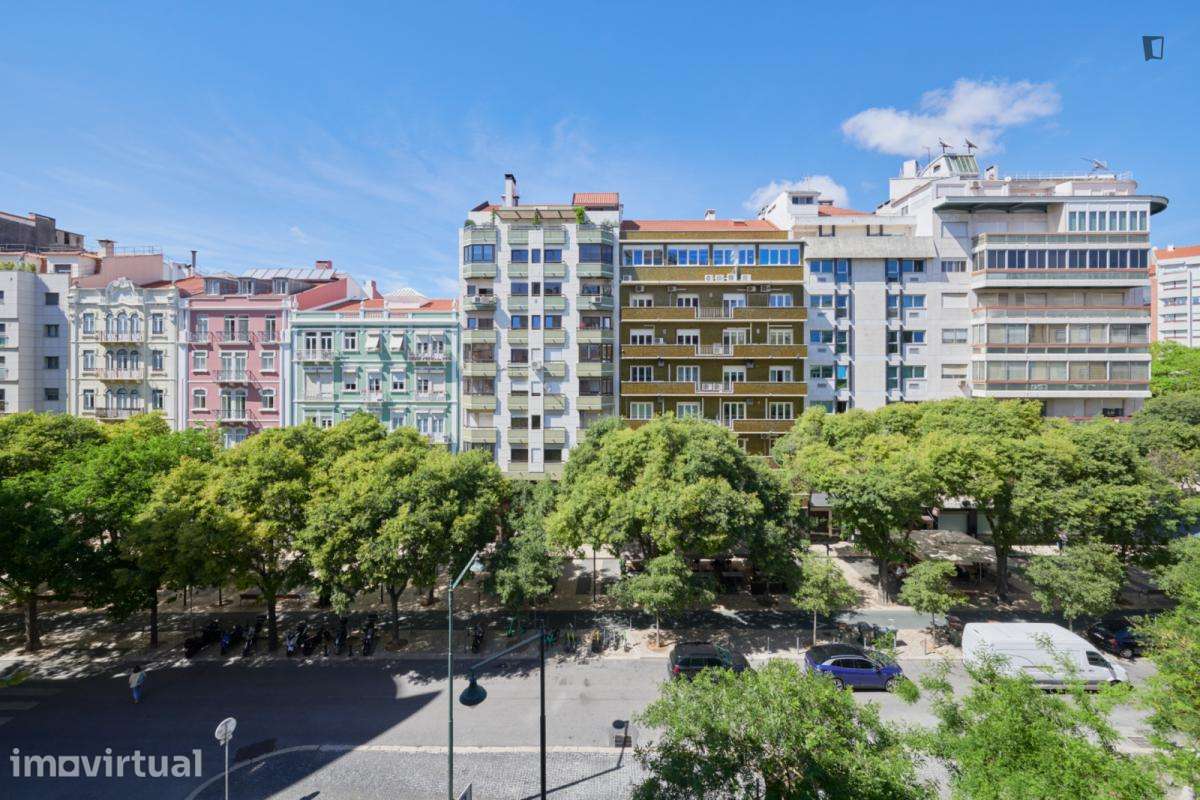 Quarto - localizado em São Sebastião Lisbon - Grande imagem: 5/28