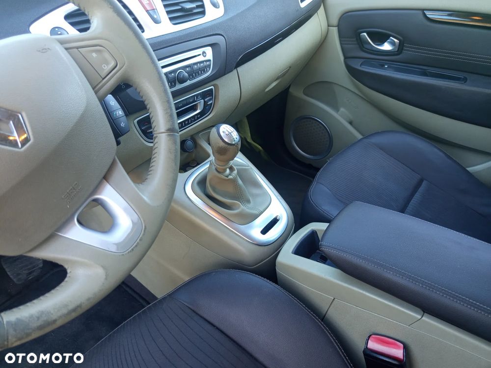 Renault Scenic 1.9 dCi Bose Edition - 31