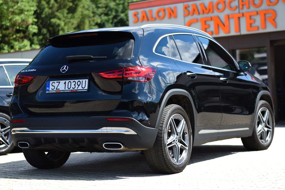 Mercedes-Benz GLA 250 e 8G-DCT AMG Line - 9