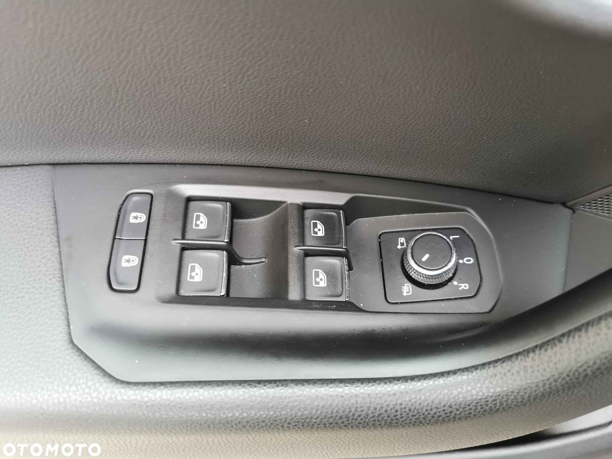 Volkswagen Touareg 4.0 V8 TDI SCR 4Mot R-Line - 29