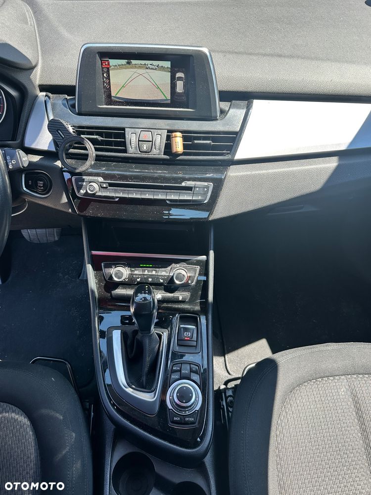 BMW Seria 2 218d - 13