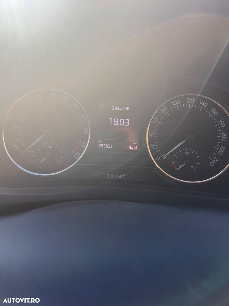 Skoda RAPID 1.4 TDI Active DSG - 12