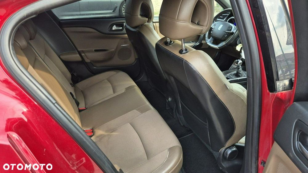 Citroën DS4 1.6 HDi SoChic - 12