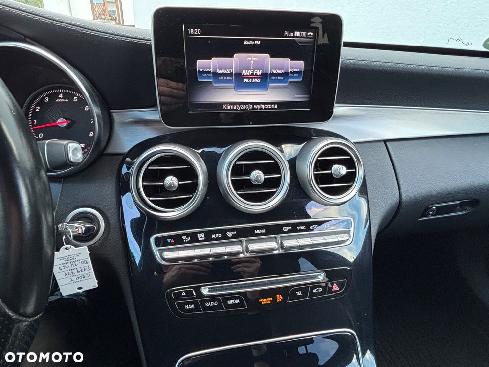 Mercedes-Benz Klasa C 200 7G-TRONIC AMG Line - 38