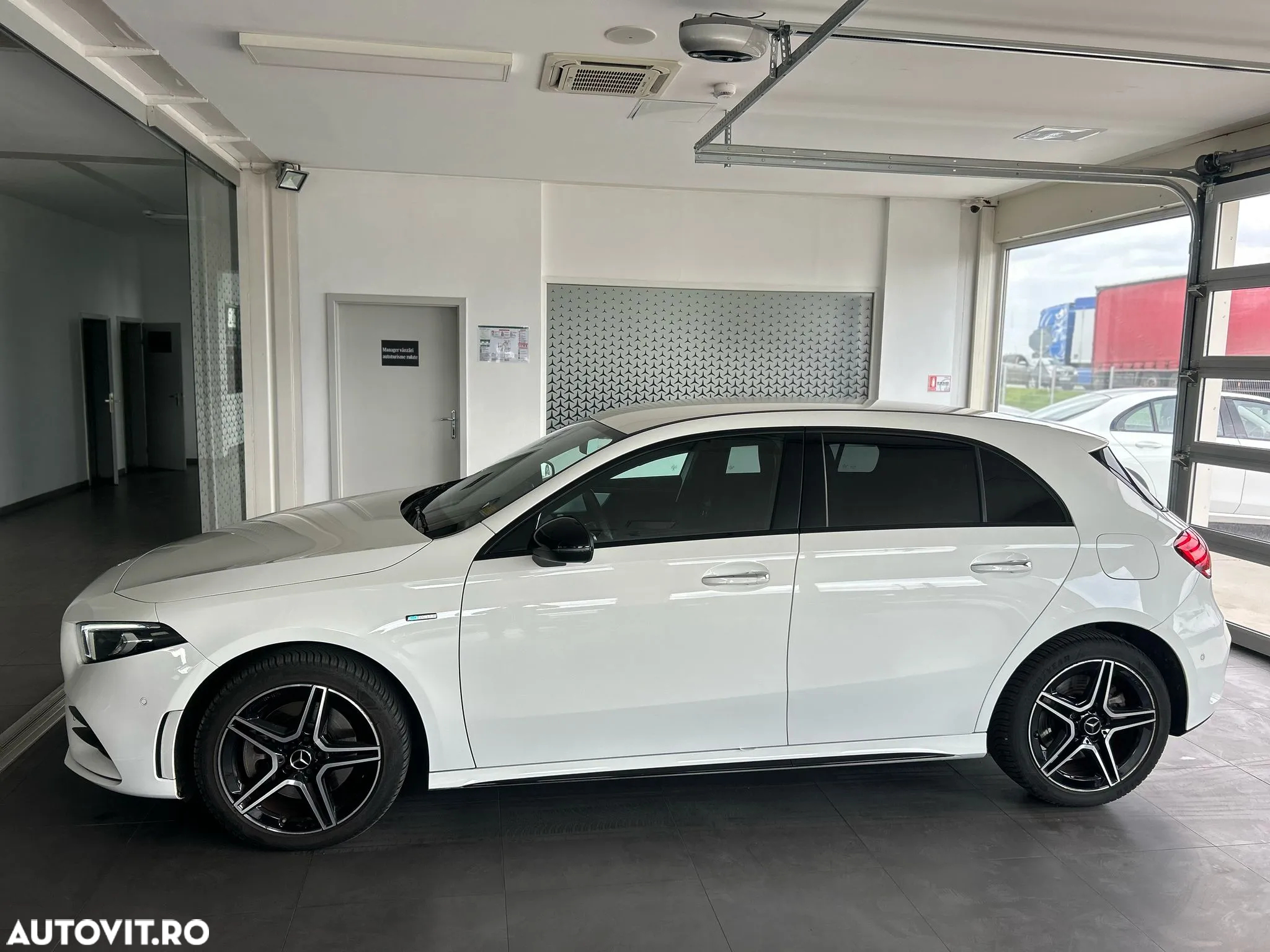 Mercedes-Benz A 250 e 8G-DCT Lim. AMG Line Advanced - 6