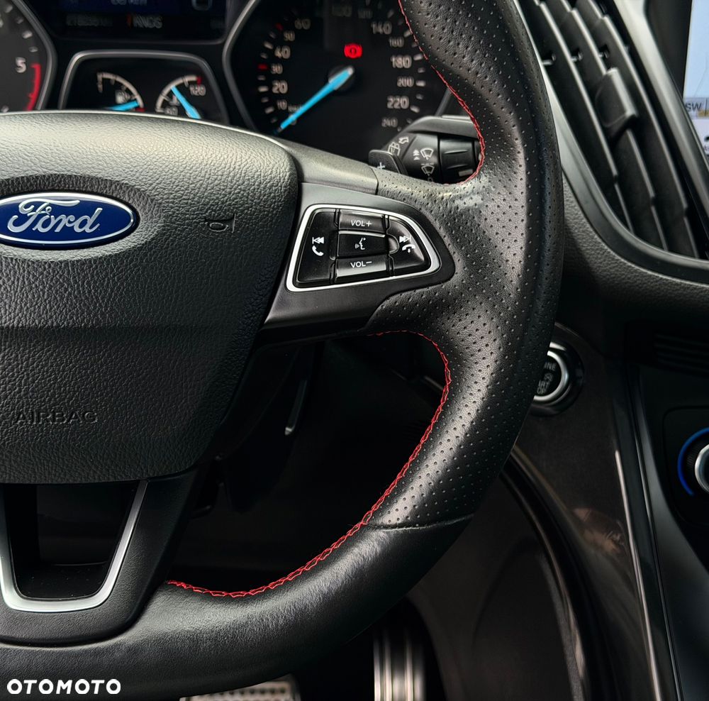 Ford Kuga 2.0 TDCi 4x4 ST-Line - 23