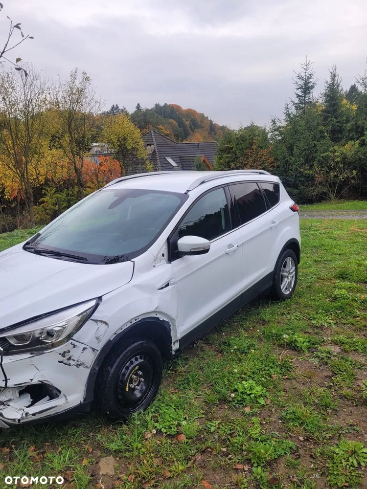 Ford Kuga 2.0 TDCi 2x4 Titanium - 2