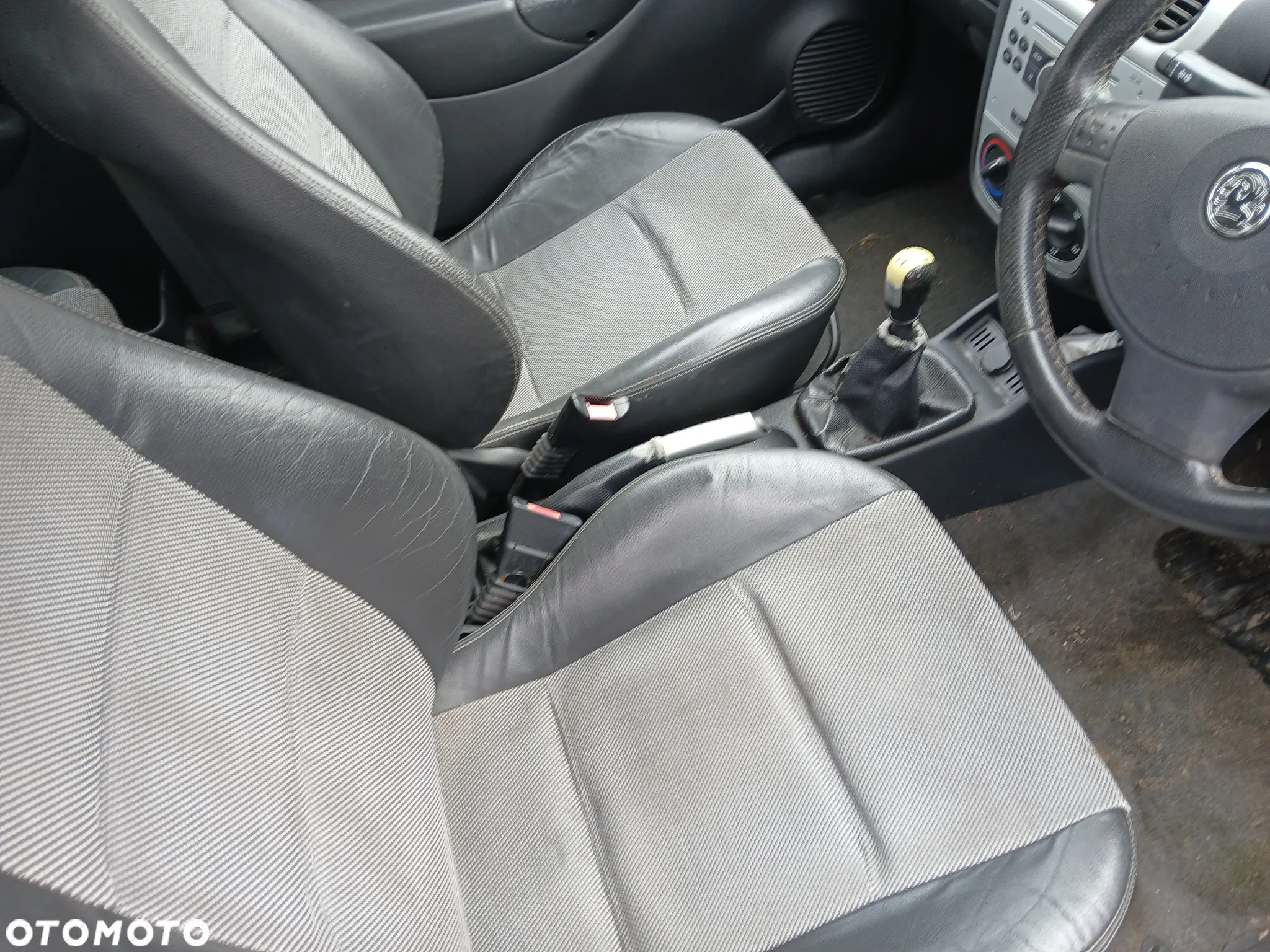 vauxhall/opel corsa C anglik fotel fotele kanapa deska kokpit podsufitka boczek boczki klamka - 4