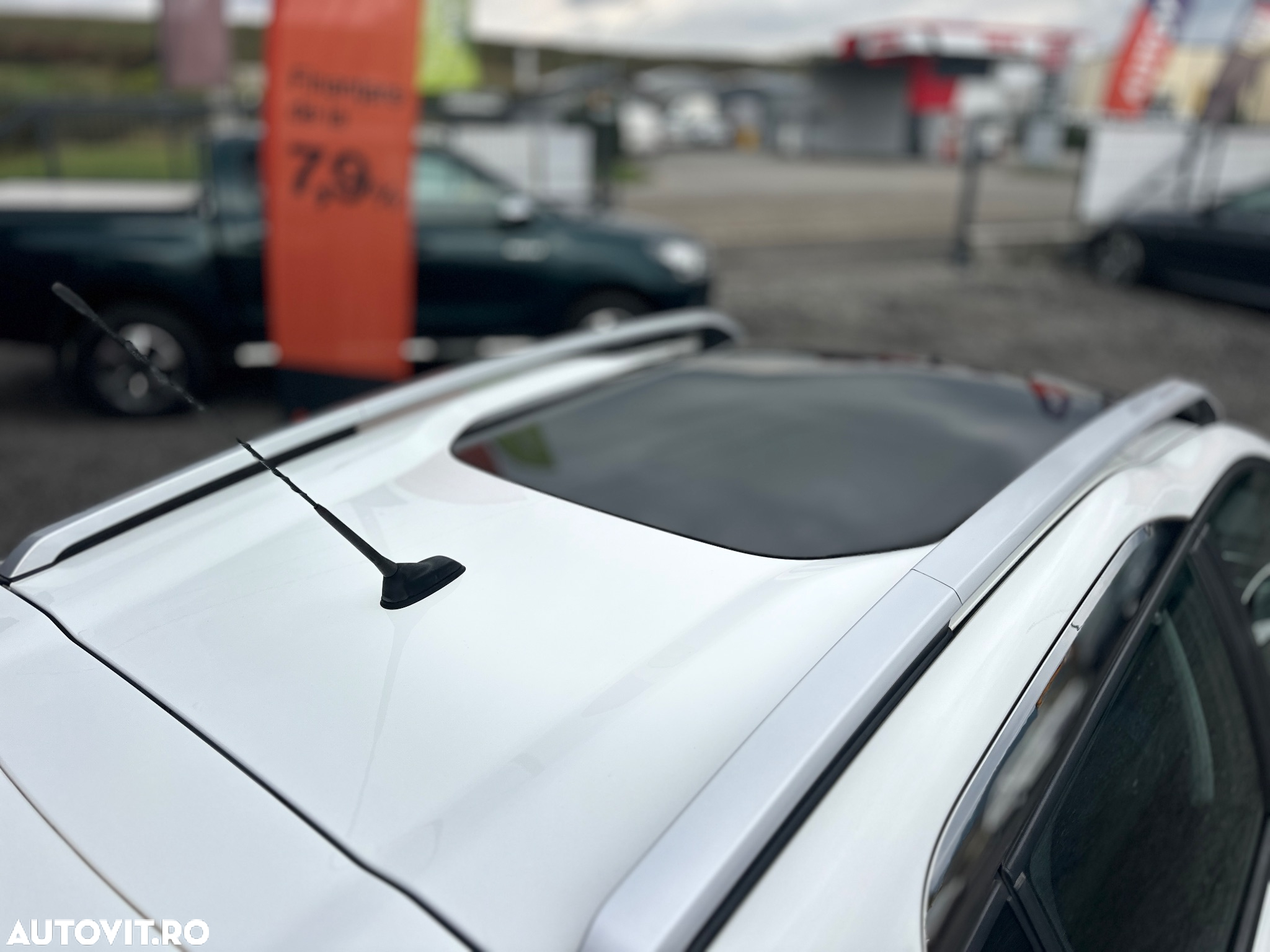 Peugeot 2008 1.2 L PureTech Turbo S&S Allure - 21