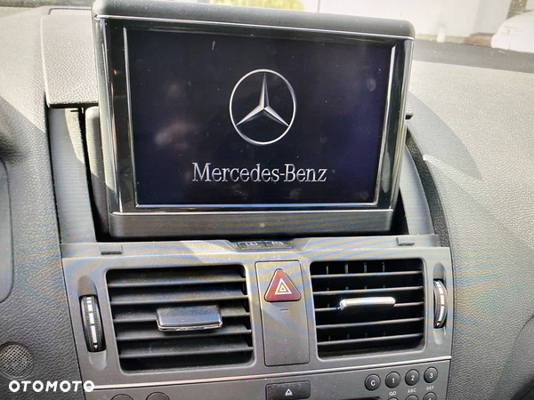 WYŚWIETLACZ A2048204797 MERCEDES NAWI W204 A2048204697 A2048204097