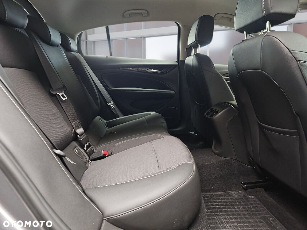 Opel Insignia 2.0 T Elegance S&S - 10