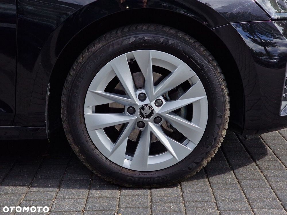 Skoda Octavia 1.5 TSI mHEV Selection DSG - 11
