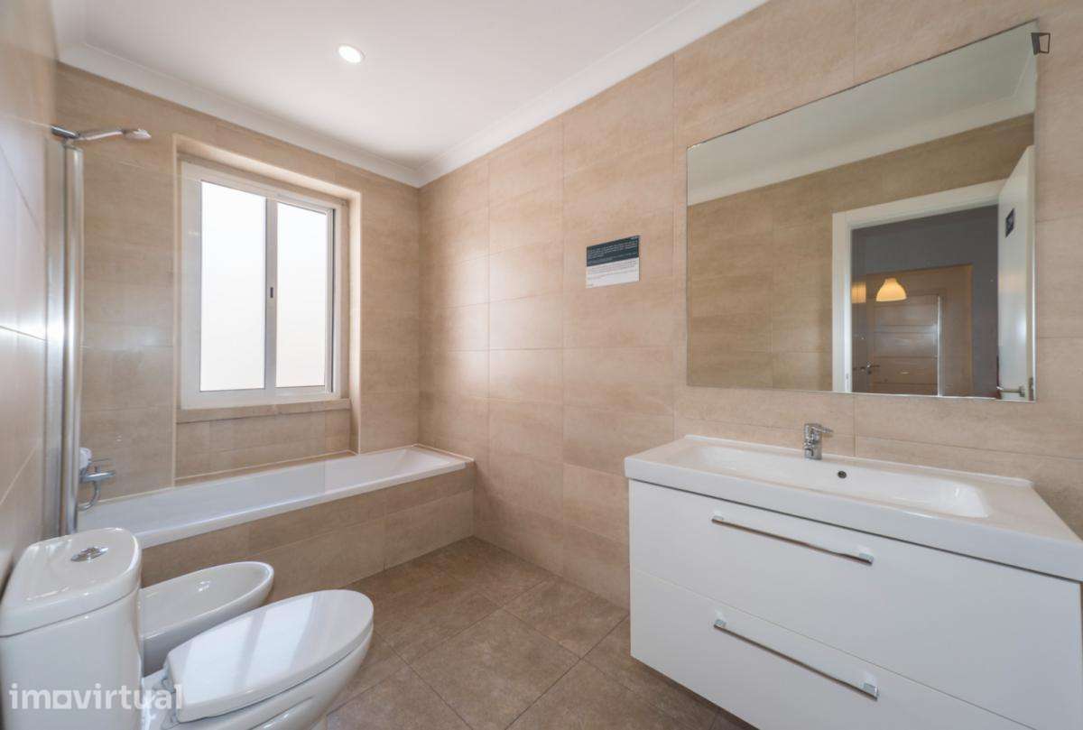 Quarto - localizado em Sete Rios Lisbon - Grande imagem: 5/13