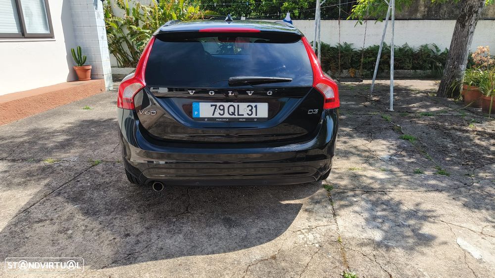 Volvo V60 2.0 D3 Momentum - 4