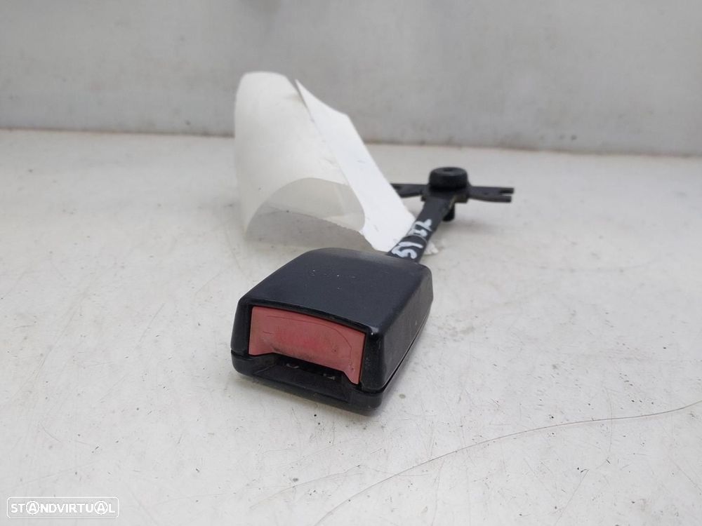 TRAVAMENTO DO CINTO DIANTEIRO ESQUERDO FORD TRANSIT - 1