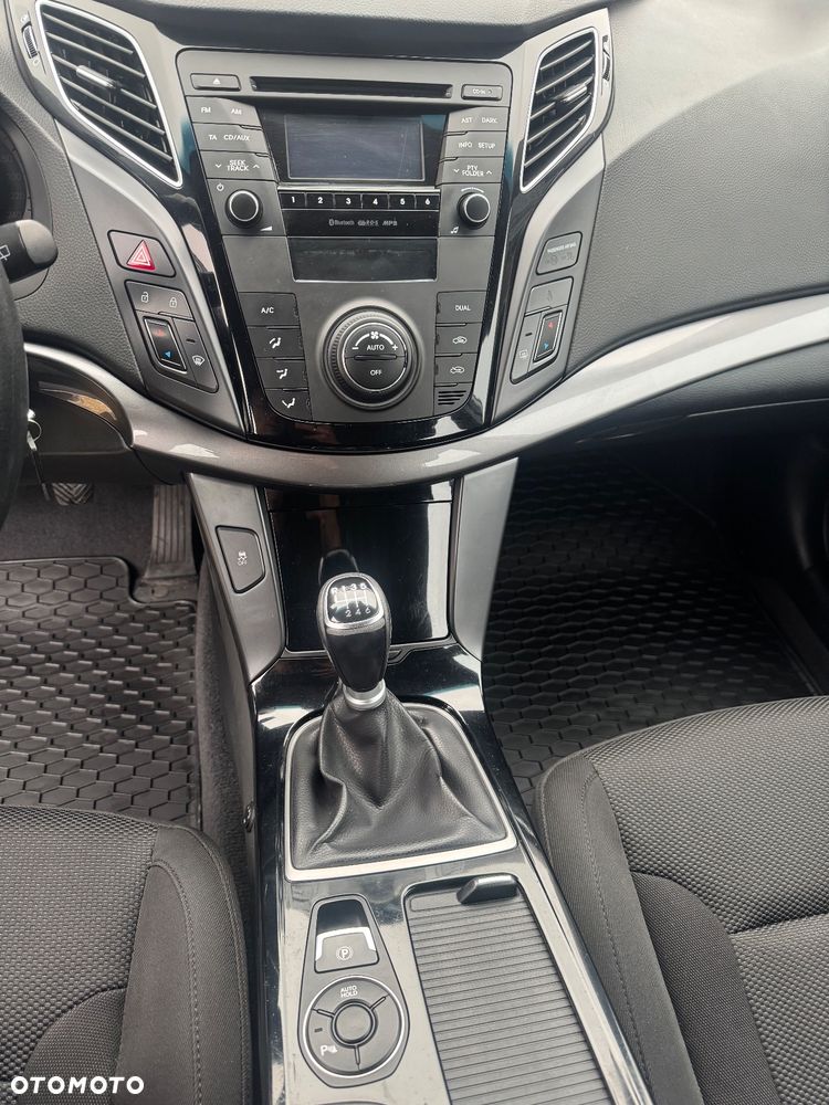 Hyundai i40 i40cw 1.6 Fifa World Cup Edition - 12