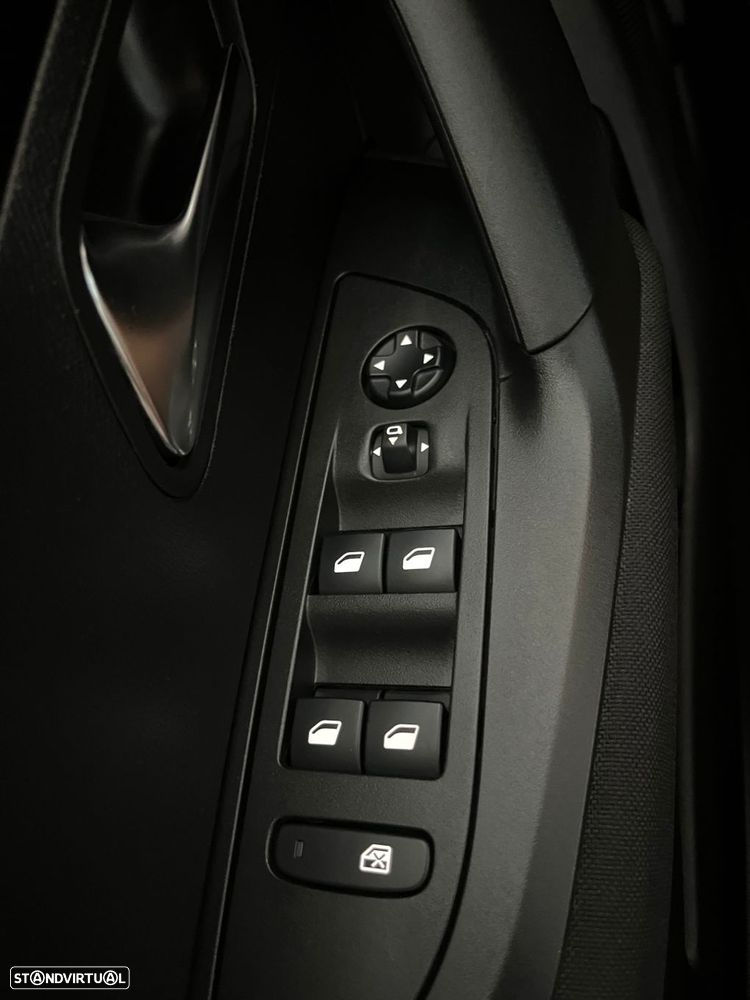 Peugeot 2008 1.5 BlueHDi Active Pack - 21