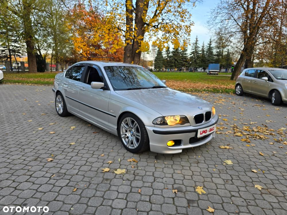 BMW Seria 3 323i - 15