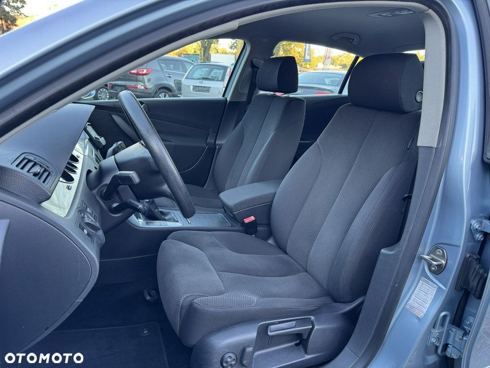 Volkswagen Passat - 24