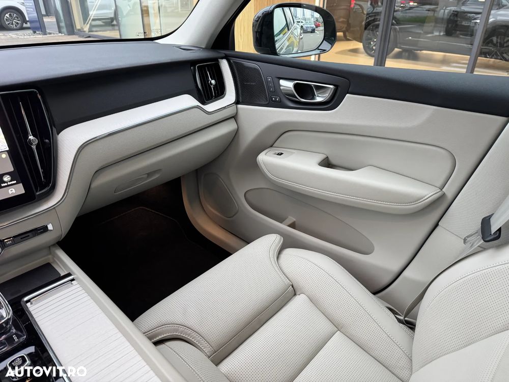 Volvo XC 60 T6 AWD Plus Dark - 8