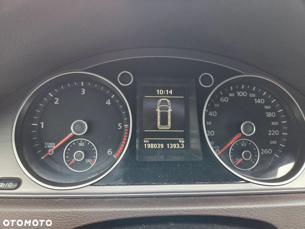 Volkswagen Passat 1.6 TDI DPF BlueMot Highline - 8