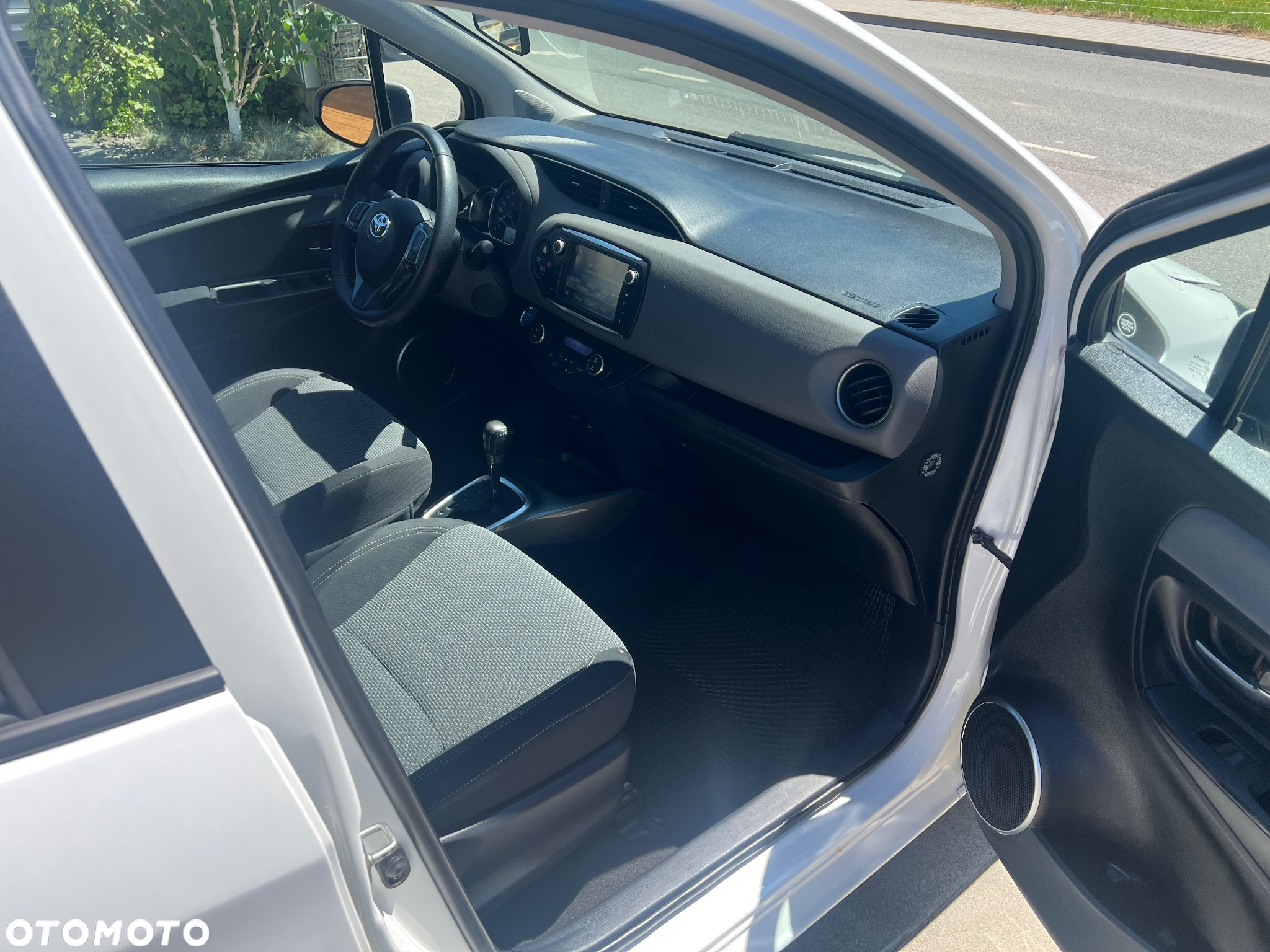 Toyota Yaris Hybrid 100 Selection Passion - 26
