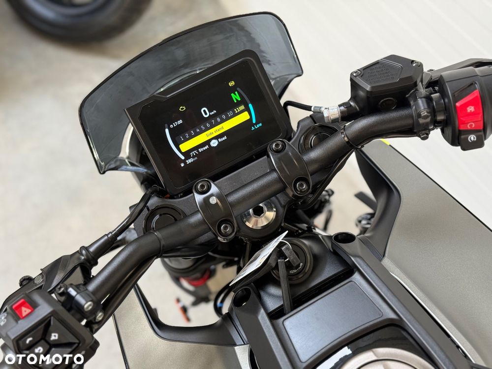 Husqvarna Svartpilen - 28