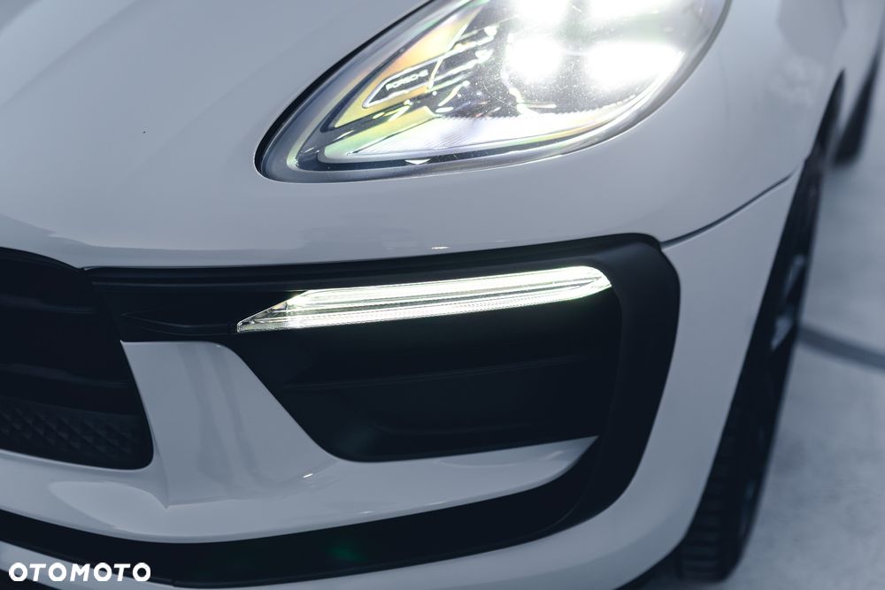 Porsche Macan Standard - 18