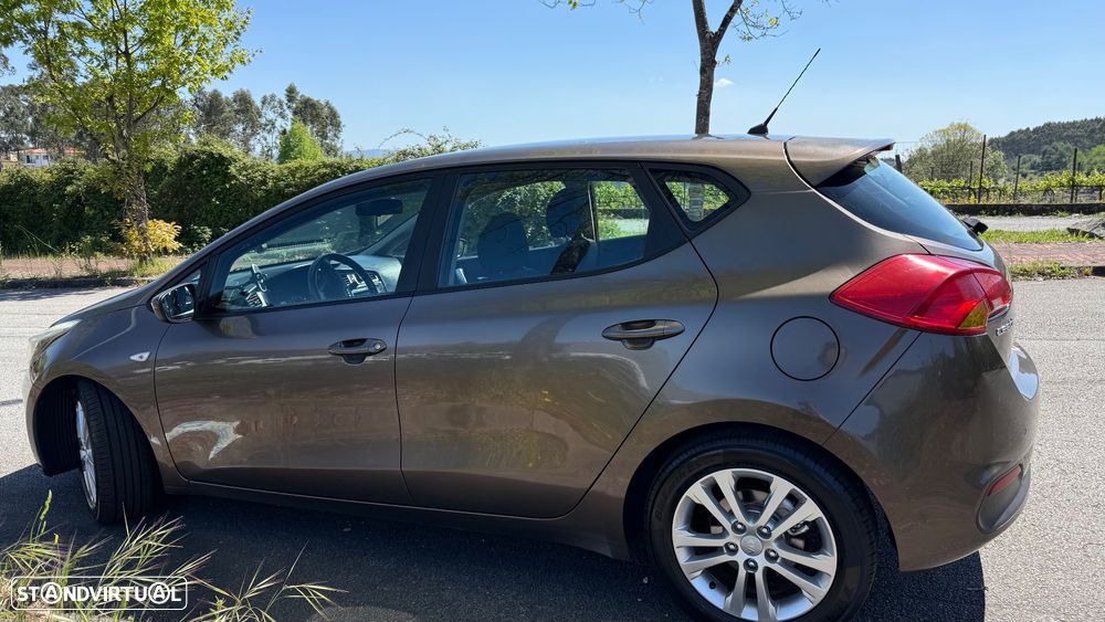 Kia Ceed 1.4 CRDi LX - 10