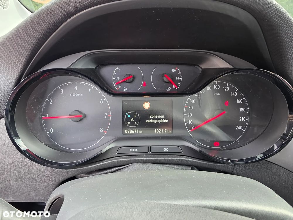 Opel Crossland X - 17