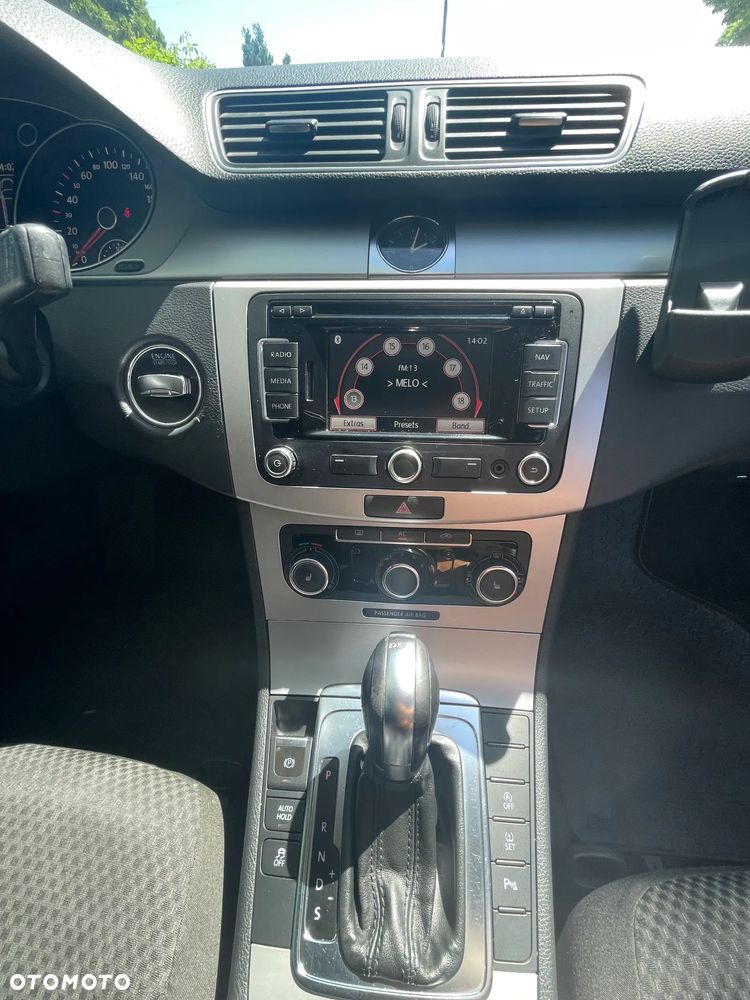 Volkswagen Passat 2.0 Blue TDI DSG SCR Comfortline - 19